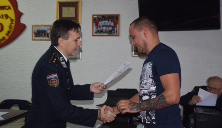 16-novih-vatrogasnih-docasnika-i-2-docasnice9