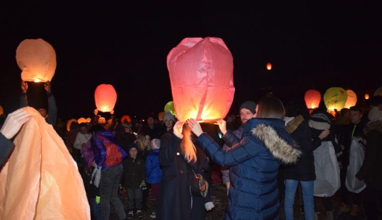Advent-u-Mariji-Bistrici-u-nebo-odaslano-tisuce-lampiona0117