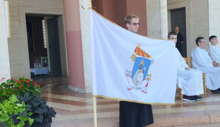 Bazilika Majke Božje Bistričke nakon 103 godine dobila svoj Grb 6