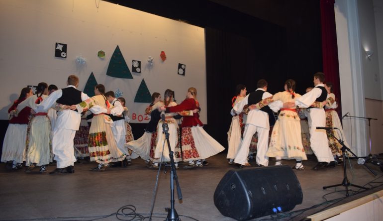 Bozicna-glazbena-vecer-uz-KUD-Lovro-Jezek201805