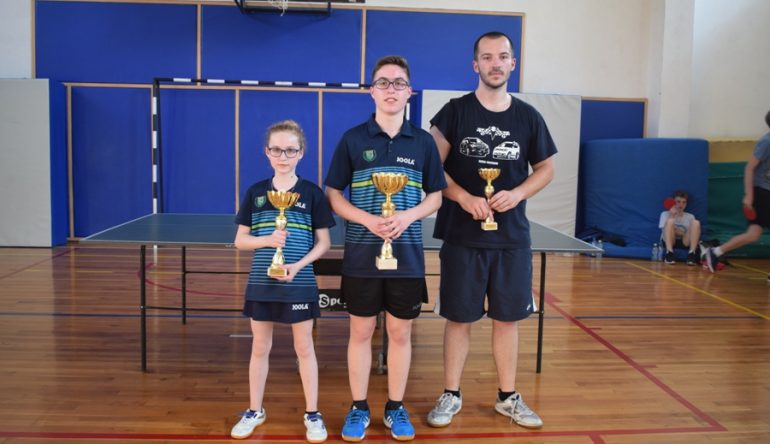 Dorijan-i-Bruna-Gucin-slavili-na-stolnoteniskom-turniru-u-Mariji-Bistrici-4