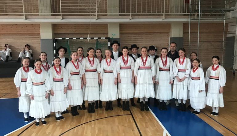 KUD-Lovro-Jezek-najbrojniji-na-23.-smotri-djecjeg-folklora-KZZ-e4
