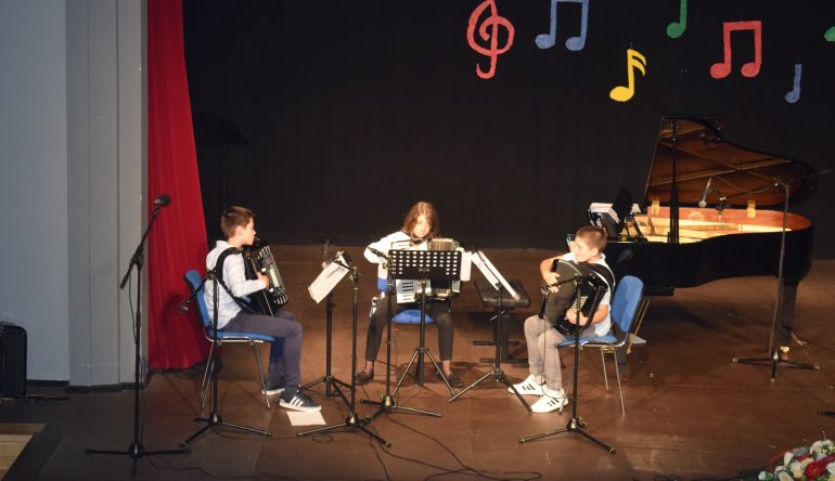 Koncert-povodom-Dana-skole9