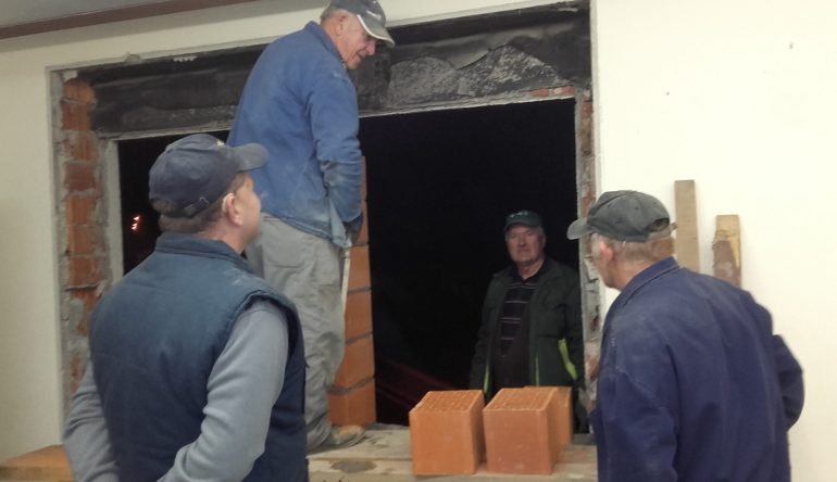 Nova-stolarija-na-Vatrogasnom-domu-DVD-a-Laz