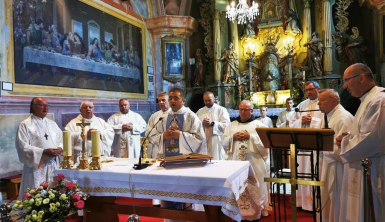 Odrzano-tradicionalno-prostenje-zupa-Krapinskoga-dekanata-na-Trski-Vrh