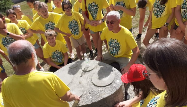 Osnovna-skola-Marija-Bistrica-i-ove-je-godine-posjetila-Malu-glagoljsku-akademiju3