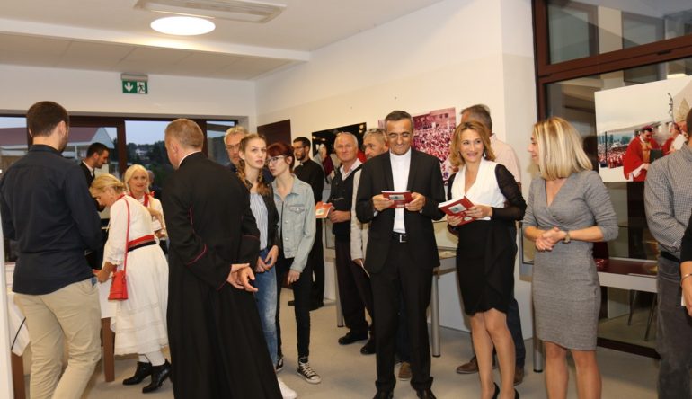 Otvorena-izlozba-Papa-putnik-bistricki-hodocasnik-12