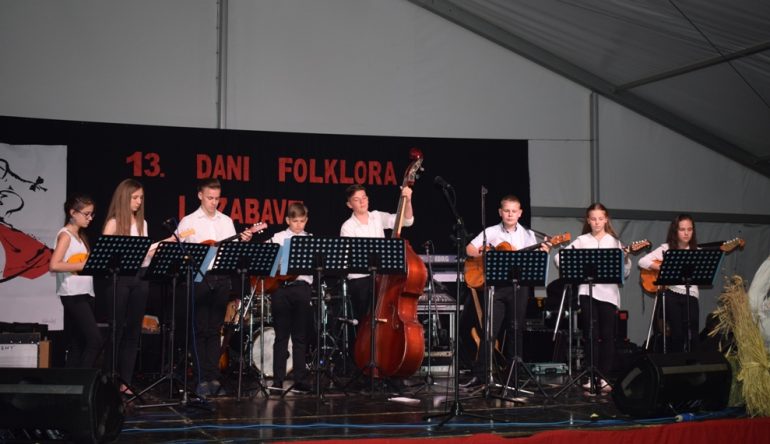 Poceli-dani-folklora-i-zabave-Laz-2017.-Mali-tamburasi-KUD-a-Laz