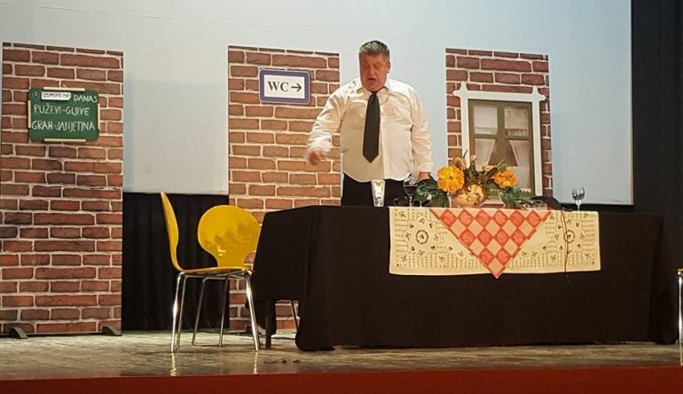 Politicar-u-MB-0304-4