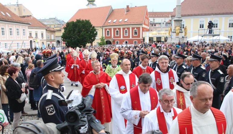 Proslavljena-svetkovina-Majke-Bozje-od-Kamenitih-vrata