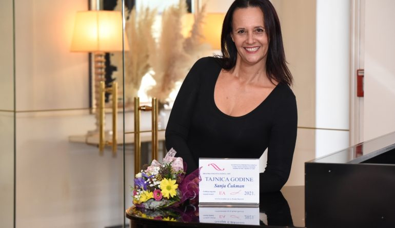 Sanja-Cukman-iz-Marije-Bistrica-dobitnica-godisnje-nagrade-za-tajnice2