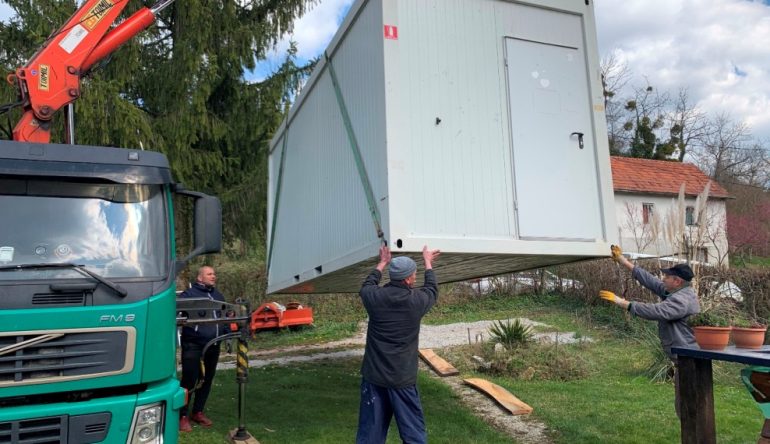 Stambeni-kontejneri-za-mjestane-Globoceca-cije-kuce-su-ostecene-u-potresu-–-nacelnik-Marije-Bistrice-Josip-Milicki-zahvaljuje-na-brzoj-reakciji4