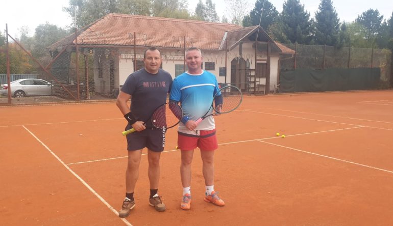 TENIS-PIRAMIDA-PAROVA-PAVLEKU-I-KOLEDICU