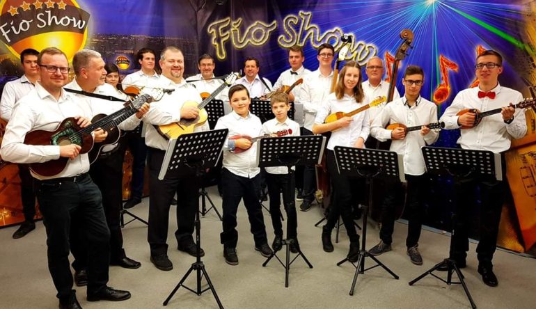 Tamburasi-KUD-a-Lovro-Jezek-u-Fio-showu3