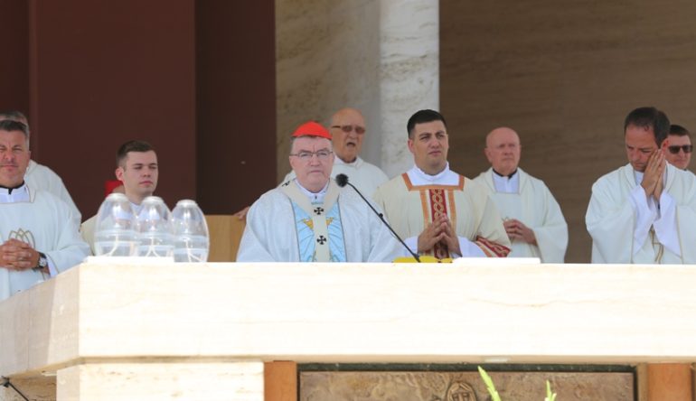 U-jubilarnoj-godini-za-bistricko-Svetiste-proslavljena-Svetkovine-Velike-Gospe03