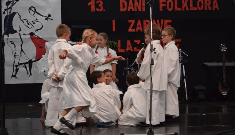 Zavrsili-Dani-folklora-i-zabave-Laz-2017.-Zveglice-KUD-a-Lovro-Jezek